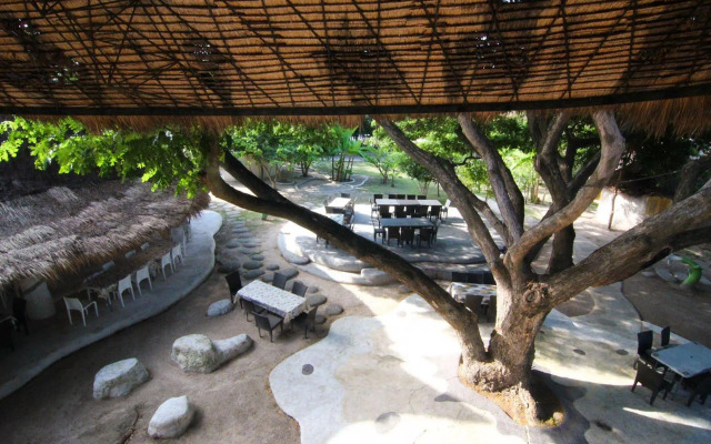 Naidee Sculptured Huts