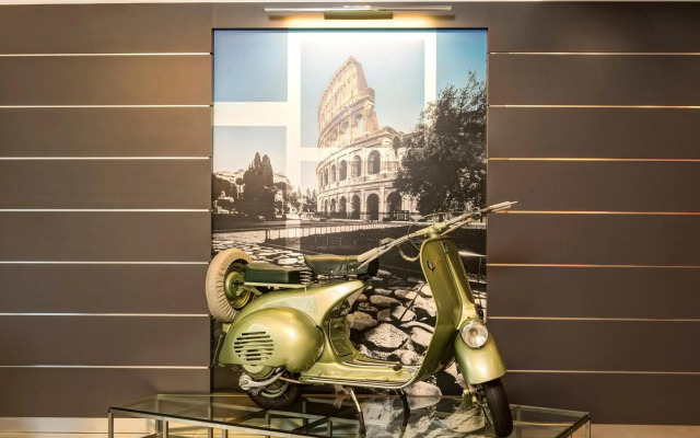 iQ Hotel Roma