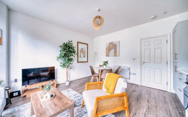 Stunning 2 Bed by the City Centre & Bute Park