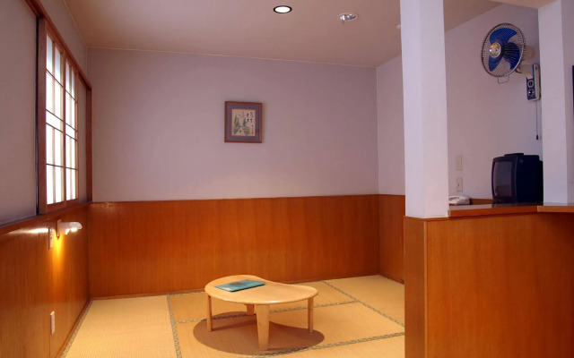 B&B Pension Hakodate Mura