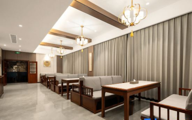 Daxin Hotel