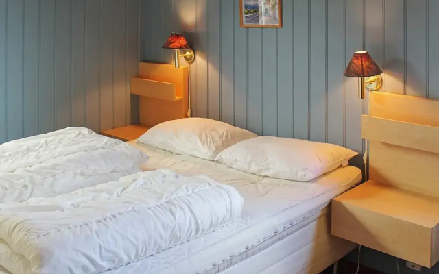 6 Person Holiday Home in Hosteland