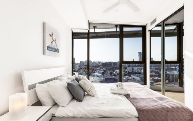 Laguna Apartment