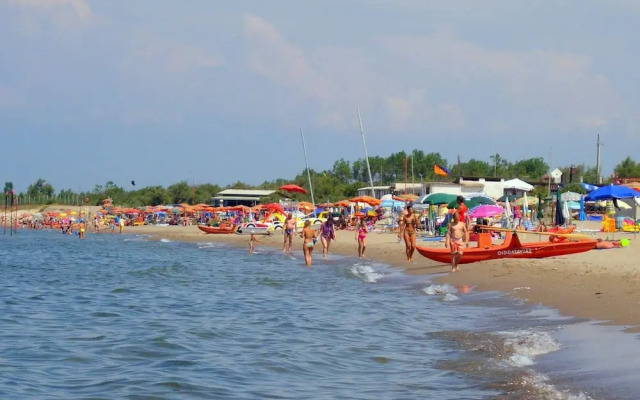 Sun Drenched Seaside Holiday Home with Pool near Venice