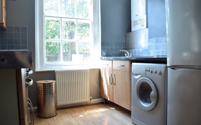 Beautiful 3 Bedroom Flat in Peckham