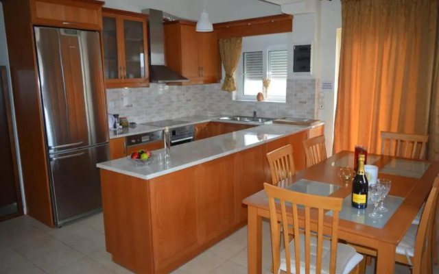 Kissamos Serene 3-bedroom Apartment