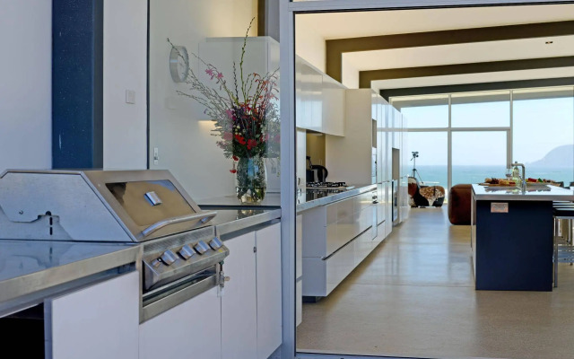 Cloudy Bay Beach House
