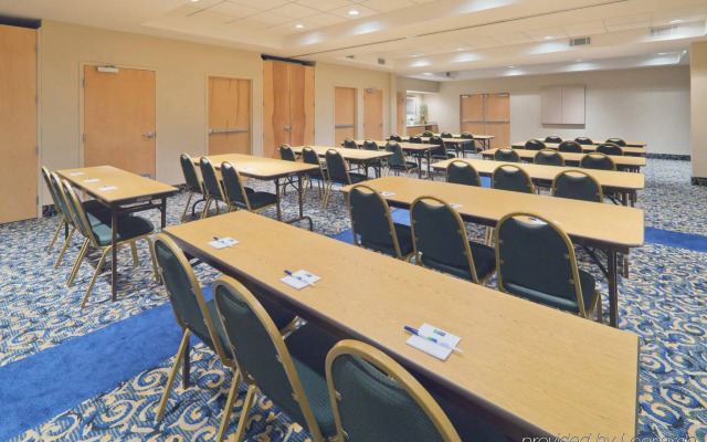 Holiday Inn Express Hotel & Suites Memphis Southwind by IHG