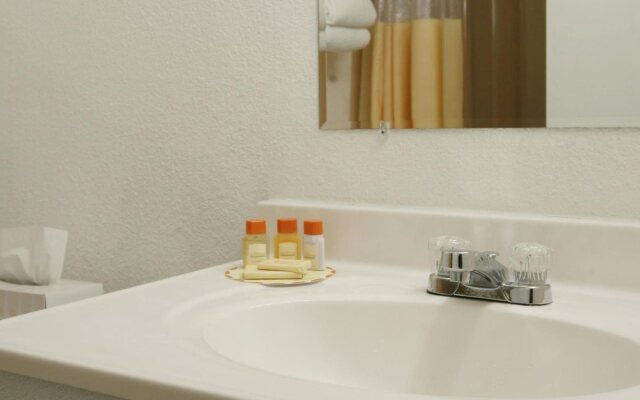 Days Inn by Wyndham Bowling Green