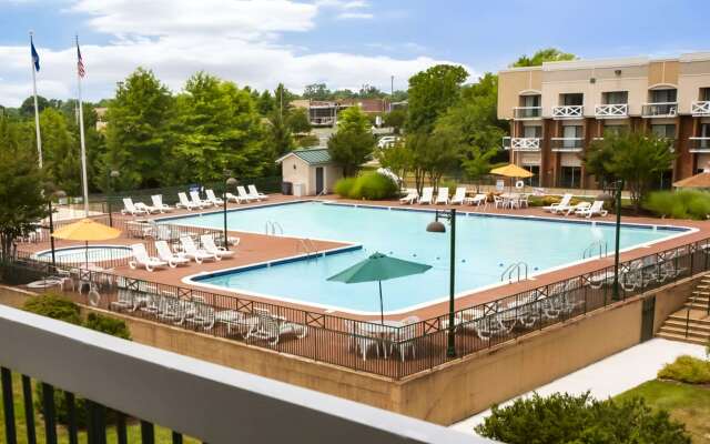 Clarion Hotel & Suites Convention Center Fredericksburg