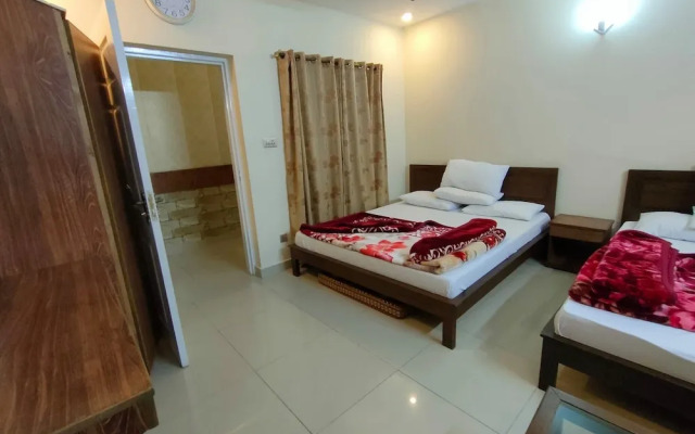 The Mall Luxury Guest House
