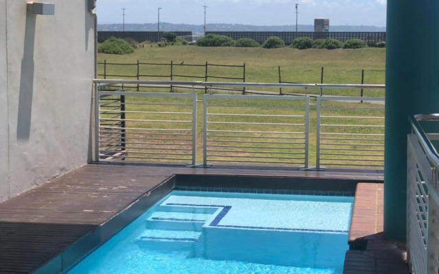 Quayside Waterfront Apartment