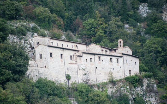 Peaceful Farmhouse in Gubbio with Swimming Pool