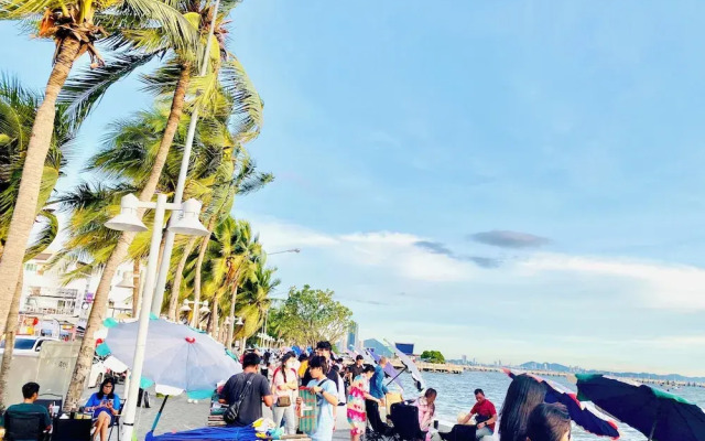 The Sunset Bangsaen Seaview