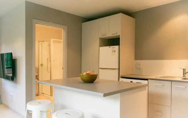 Leafy Beach Haven Retreat 1 Bedroom Close To CBD