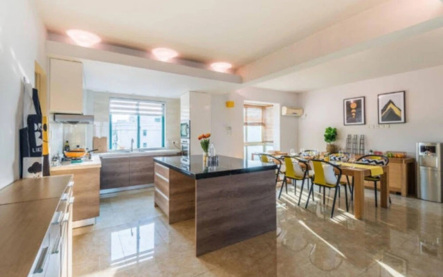 Ri Yue Xing Cheng Apartment 19