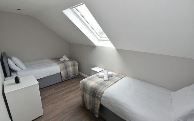 First - Seagate House Apartment