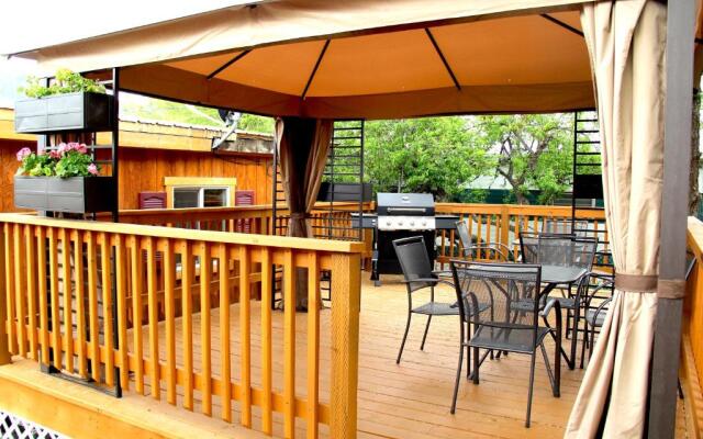 Yellowstone's Treasure Cabins