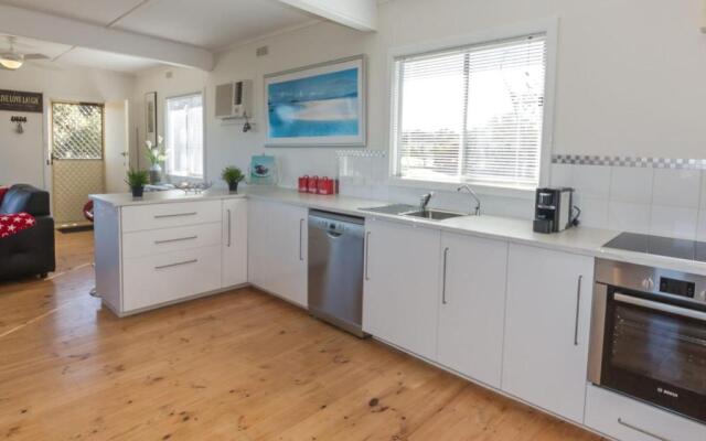 Carrickalinga SeaHaven: Coastal Escape-4BRM - 29 Riverview Drive
