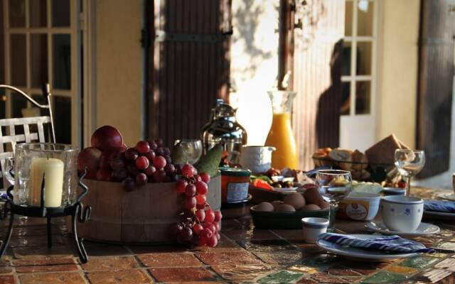 Alluring Holiday Home in Flayosc With Pool