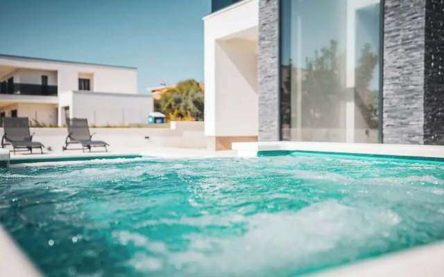 Villa Just be Happy by Trawelltopia