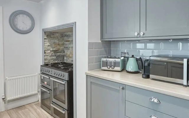 Host Stay Riftswood Ruby