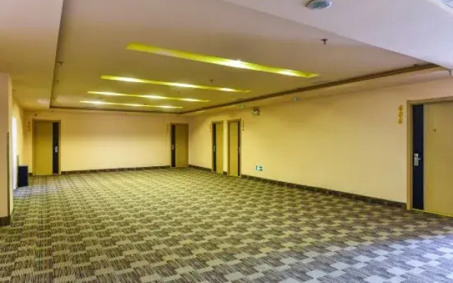 Grace Inn (Linyi Industrial Avenue Mall Experimental School Store)