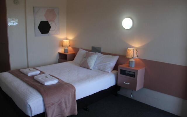 Caloundra Suncourt Motel