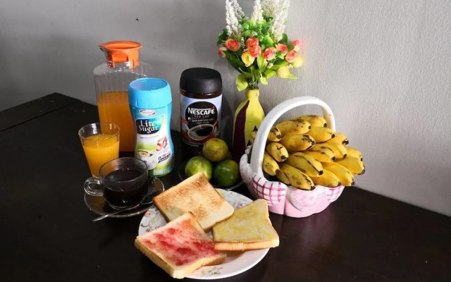 Feel Like Home Dormitory - Hostel