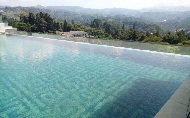 Art Deco Luxury Hotel & Residence