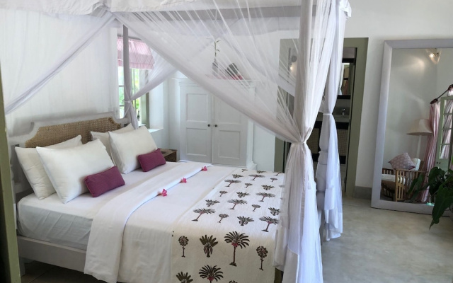 Leonora House, Talpe
