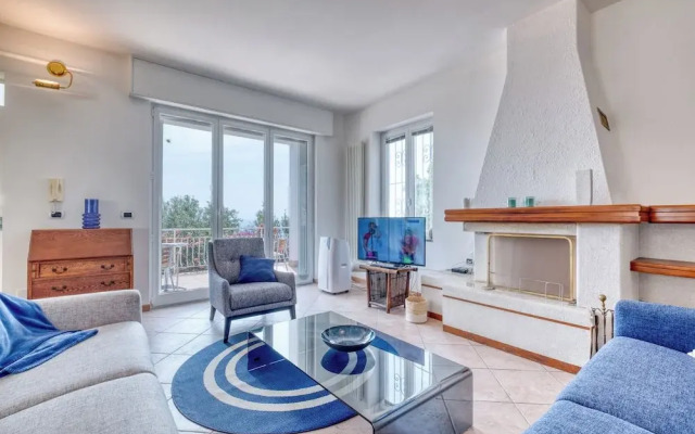 Villa Luce del Sol with Pool - L