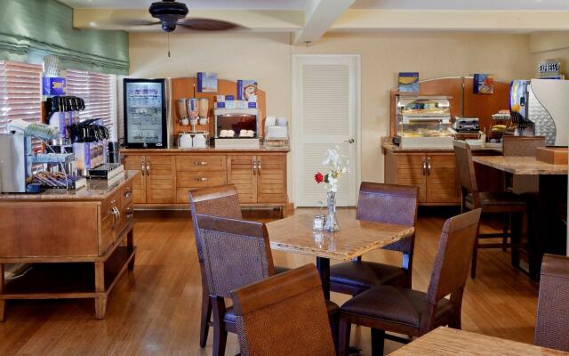 Holiday Inn Express & Suites La Jolla – Windansea Beach by IHG