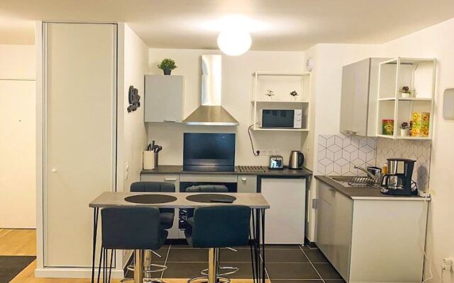 Apartment Near University and Airport Paris-orly by Servallgroup