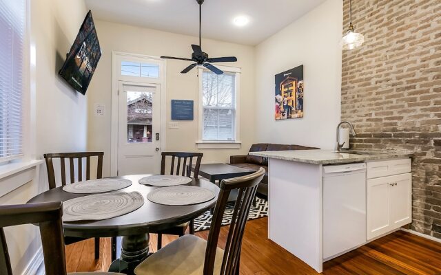 Newly renovated Modern 1BD Condo