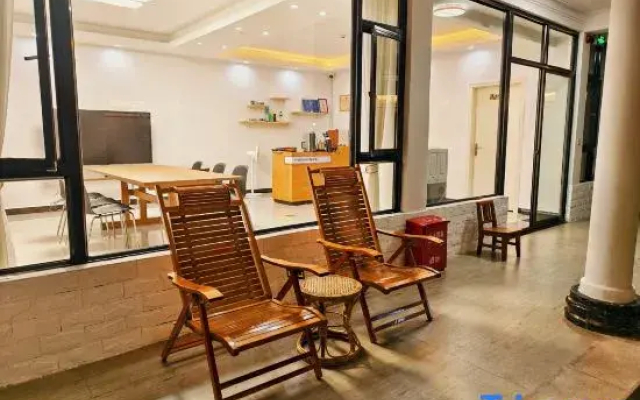 vivid courtyard of Wei Shan