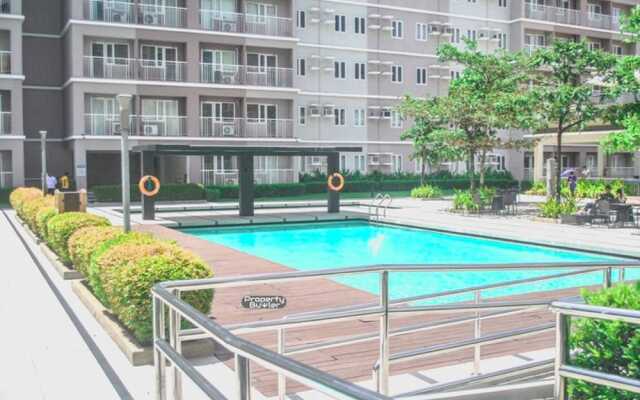 Room in Condo - Butler's Bnb A Trees Residences Qc Phil