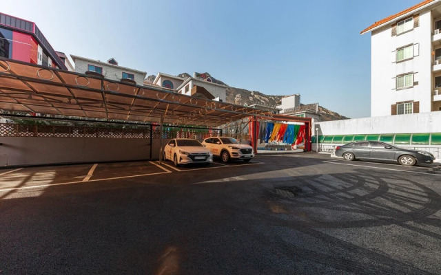 Gongju Q Hotel