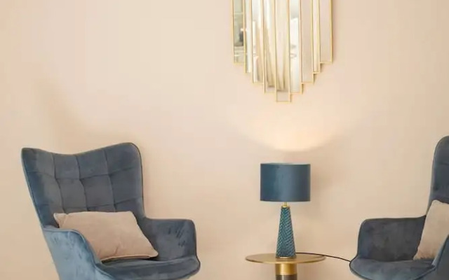 The White Marble Luxury City Apt