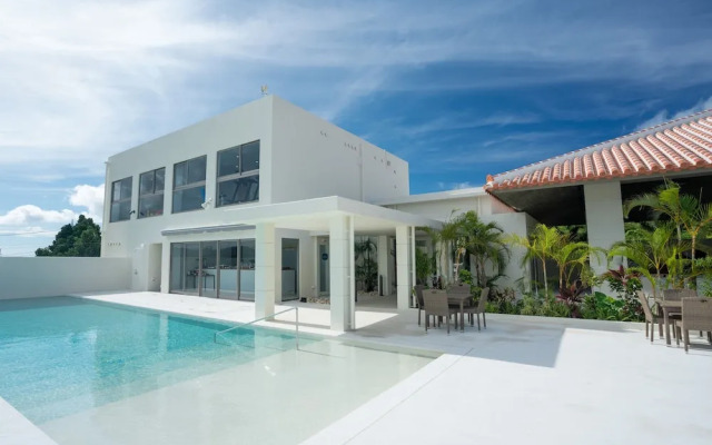 POOL VILLA KOURIJIMA by COLDIO