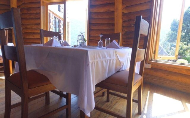 Trackers Safari Lodge Bwindi