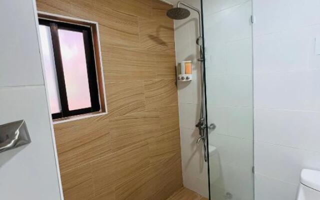 Lovely Beachfront 2 bedrooms condo with 2 pools