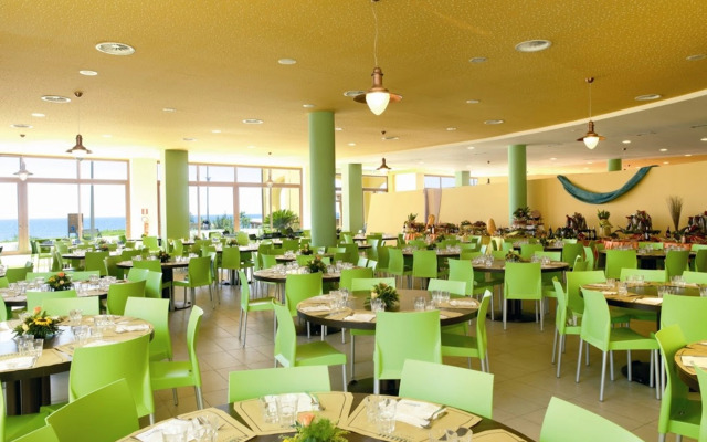 Serenusa Resort