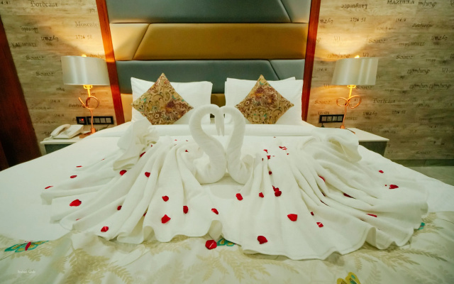 RG Exclusive Stay & Fine Dine, Akola