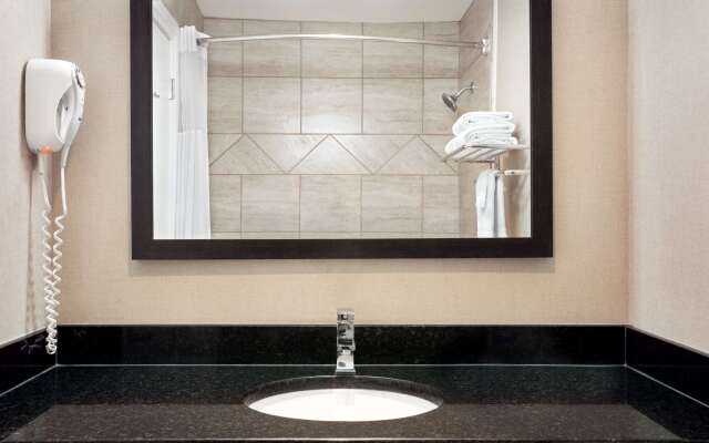 Days Inn by Wyndham Sylvan Lake