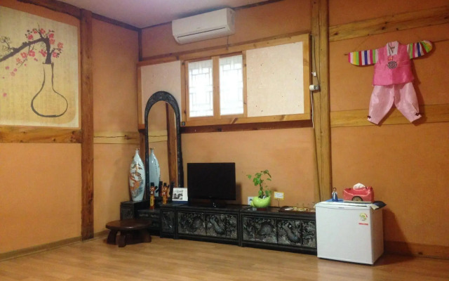 Haemil Hanok Guesthouse