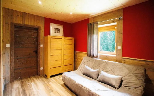 Original chalet en rondins, l'Ours Canadien