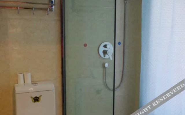 Yixuanju Business Hotel