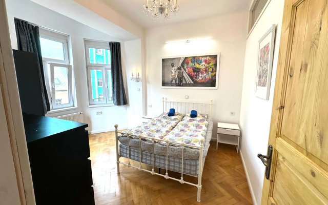 Karlin Balcony Apartment