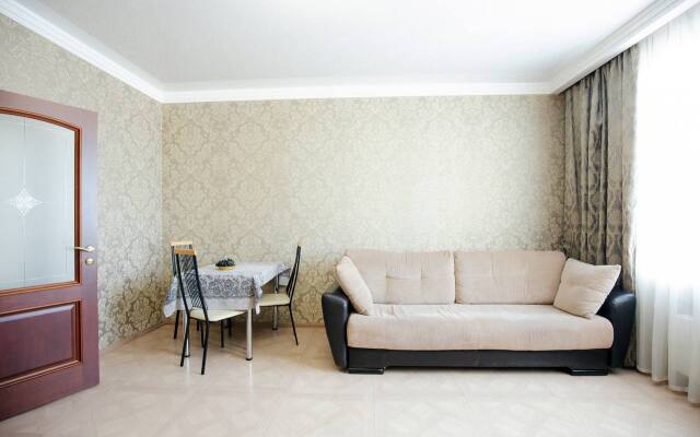 Sobornaja 14 Dvuhkomnatnye apartamenty v ZhK "Zolotye kupola"